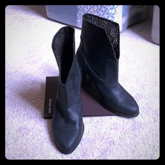 Ugh booties - Picture 1 of 7